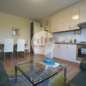 SREDNJACI Moderan 3soban stan 48 m2, 3. kat, top lokacija, spremište, BEZ PROVIZIJE