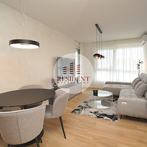 NAJAM - BOTINEC Luksuzan 3soban stan + 2 parkinga, lift, novogradnja, loggia, BEZ PROVIZIJE
