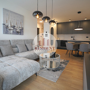 NAJAM - BOTINEC Luksuzan 3soban stan + 2 parkinga, lift, novogradnja, loggia, BEZ PROVIZIJE