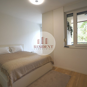 ŠPANSKO Moderan 2soban stan 49 m2 + GPM, novogradnja, 1. kat, top lokacija, balkon, spremište, BEZ PROVIZIJE